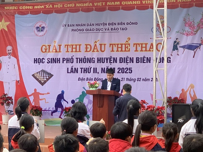 THI ĐẤU THỂ THAO SÂN CHƠI RÈN LUYỆN THỂ CHẤT VÀ TRÍ TUỆ.